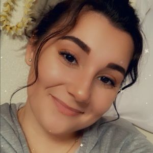 Meet your Posher, Camille